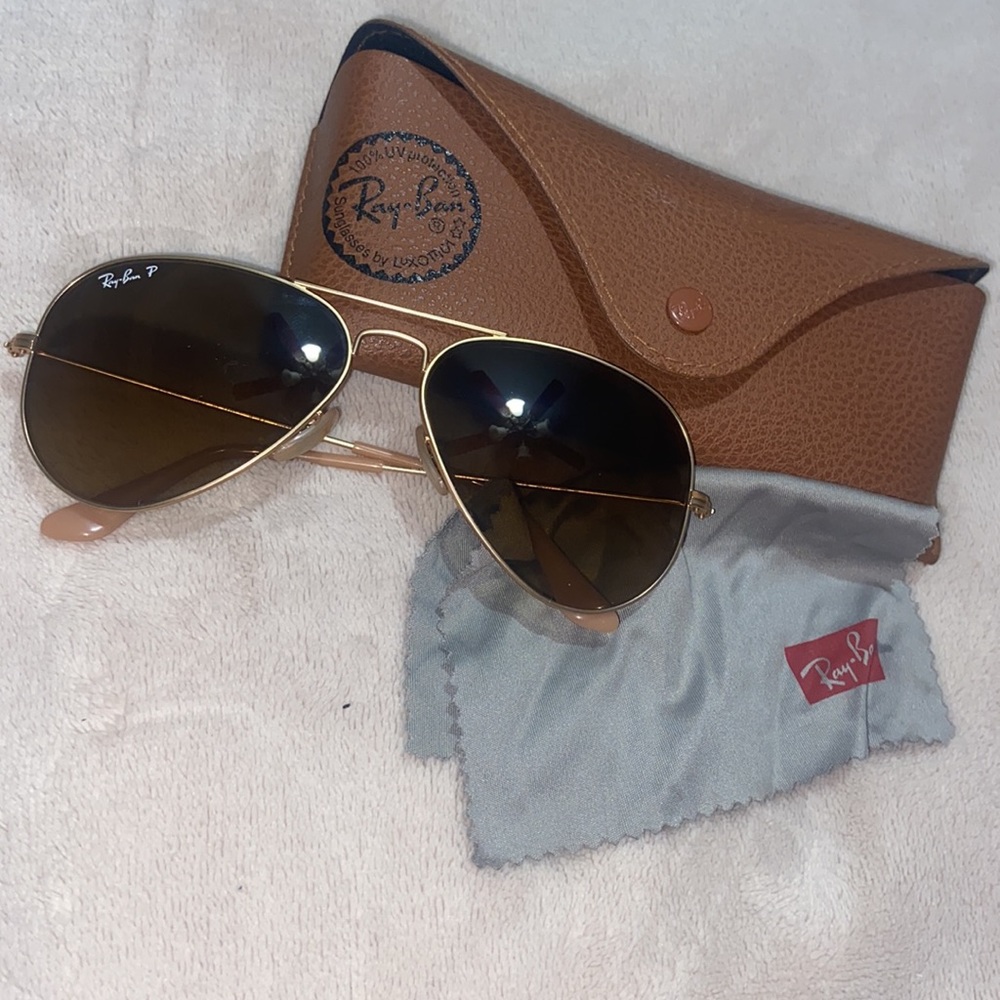 Ray ban polarized avatar sunglasses barely used - Picture 2 of 9